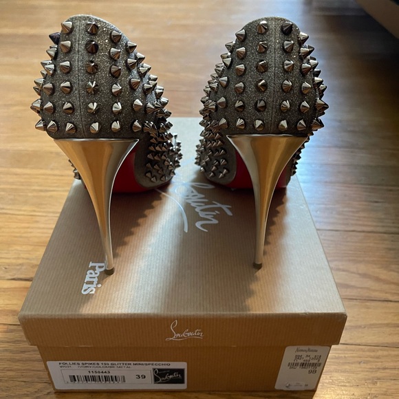 Beautiful Christian Louboutin FOLLIES SPIKES 100 Studs Glitter pumps. - Picture 7 of 9